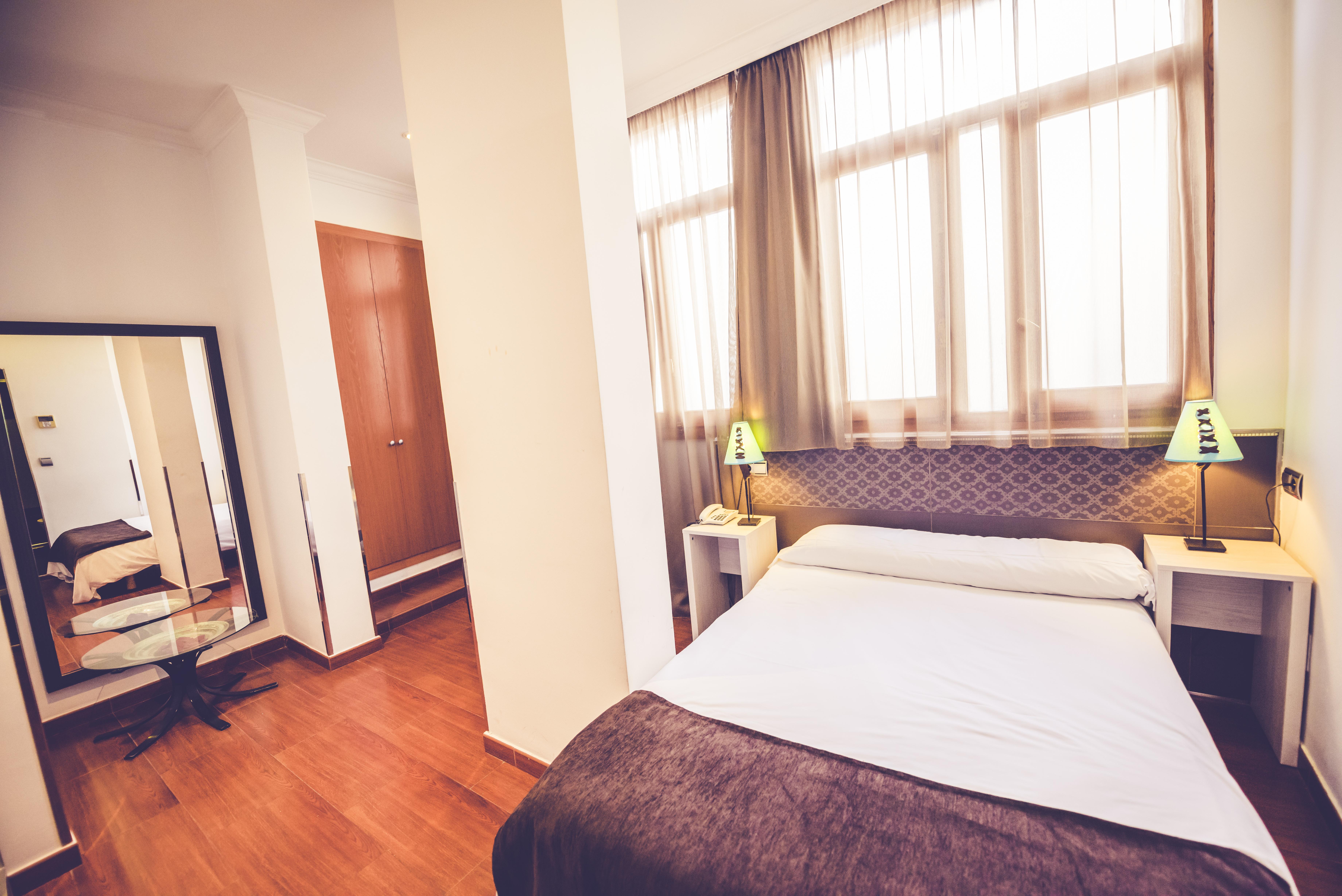 Hostal Sol Los Angeles Мадрид Экстерьер фото