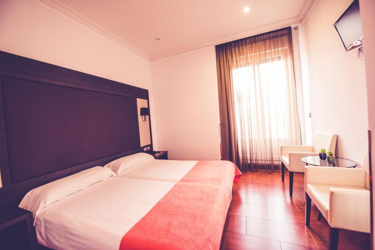 Hostal Sol Los Angeles Мадрид Экстерьер фото