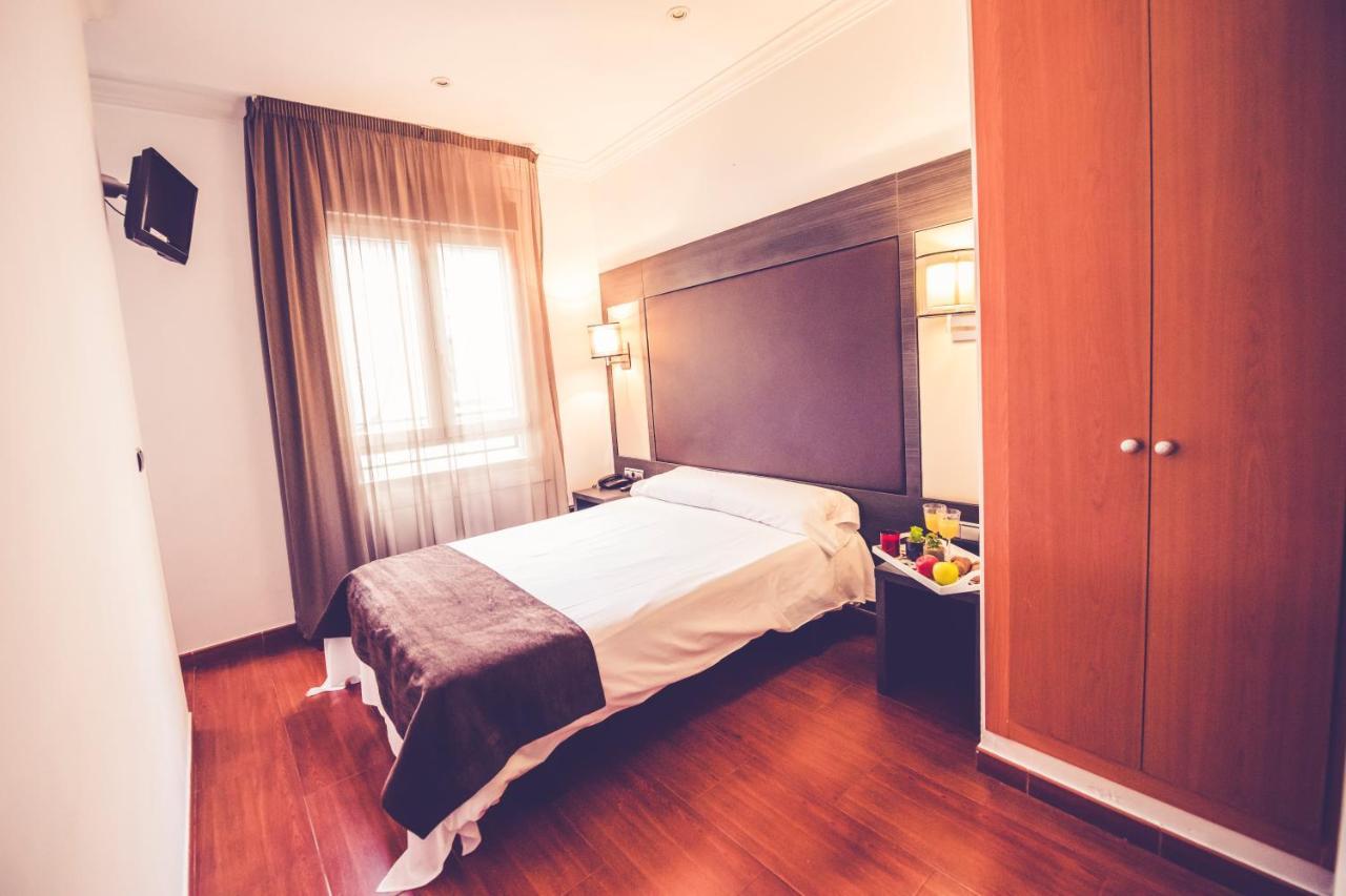Hostal Sol Los Angeles Мадрид Экстерьер фото
